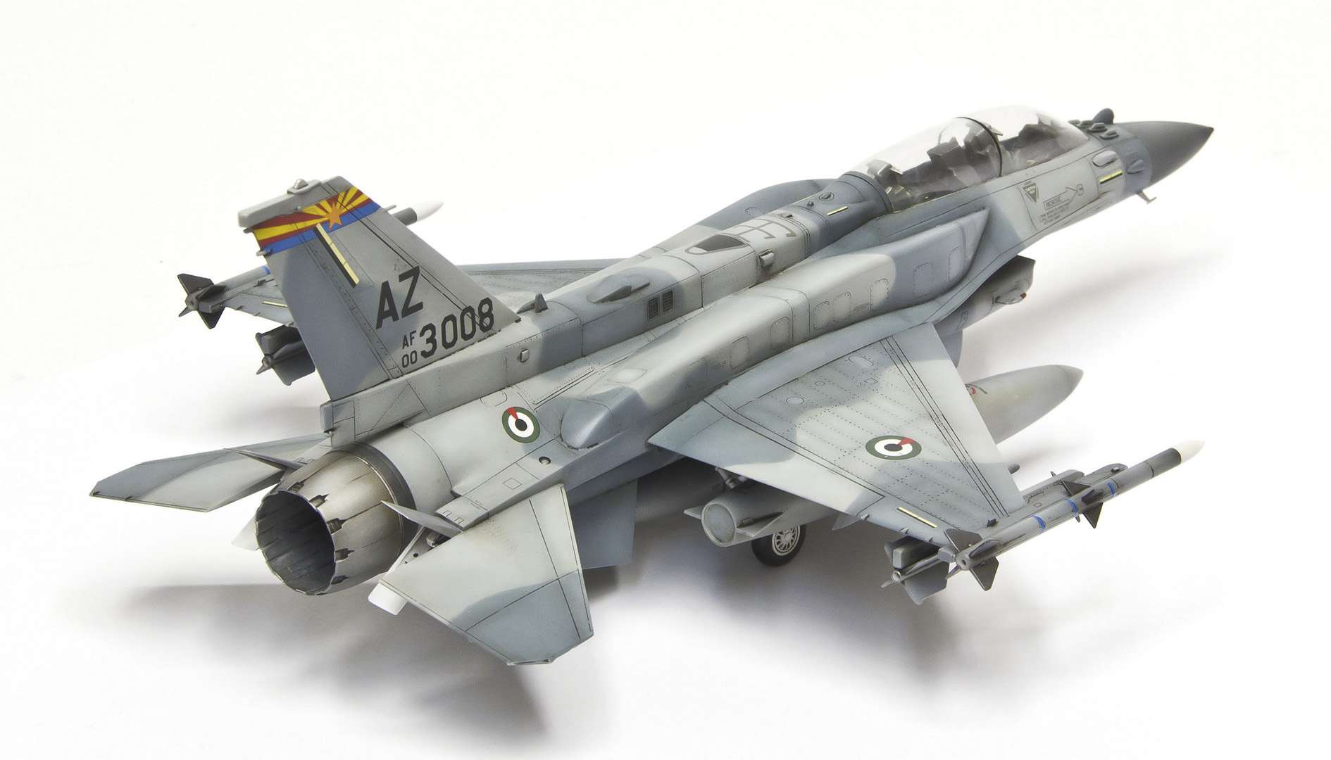 Найдите 1 48. Ф-16с 1/48 Хасегава. F-16 1 48 Hasegawa pt32. F-16e/f Block 70. F-16 1 48 48012 Kineti.